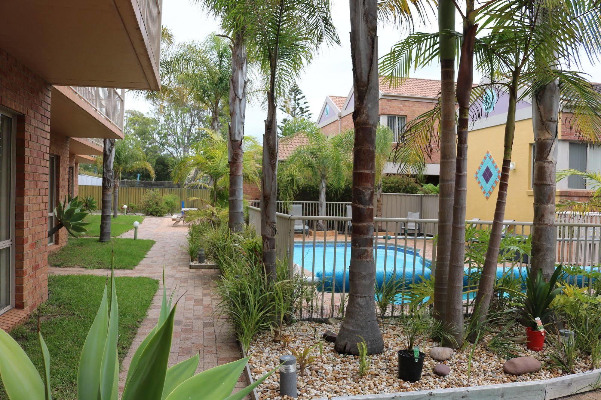 Beaches Apartments Merimbula Exterior photo